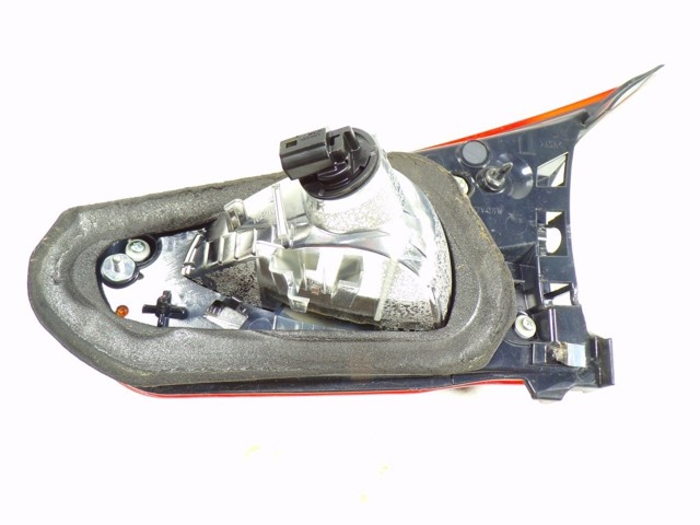Фонарь задний левый внутренний BJF1513G0B Mazda