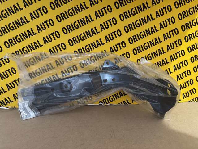 KMV652240 Mazda Кронштейн крепления крыла переднего левого передний
