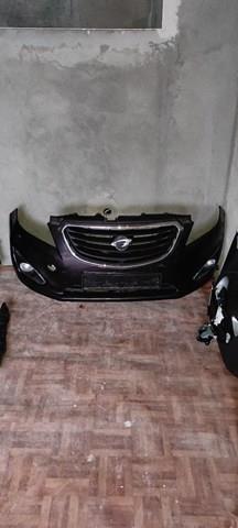 Передний бампер 42441578 General Motors