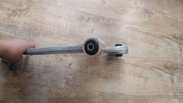 Передний нижний рычаг Hyundai/Kia 54501AT000