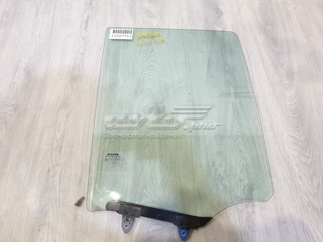 Vidro da porta traseira direita para Nissan Navara (D40M)