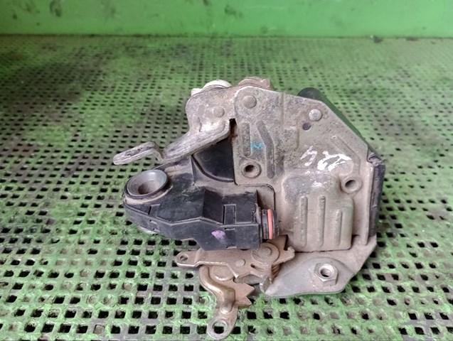 Compre Fecho da porta dianteira esquerda Mercedes E 