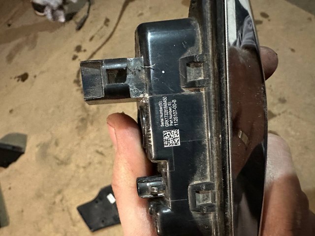  112510700B Tesla
