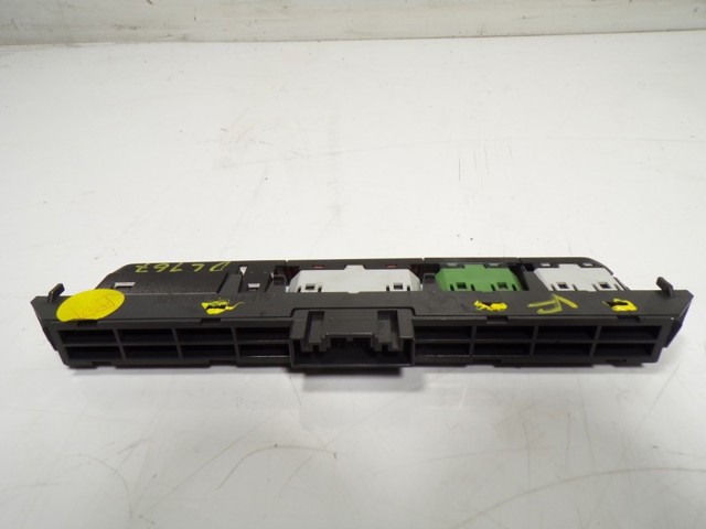 Botão de ativação do sinal de emergência Volkswagen Passat B8 3G2, CB2