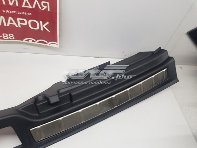 Накладка задней панели багажника Volvo 31440884