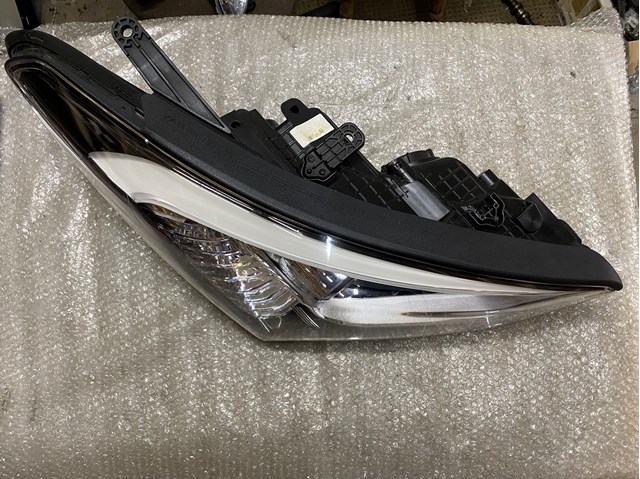 Правая блок фара Hyundai/Kia 921022W120 цена, от 344.07 USD