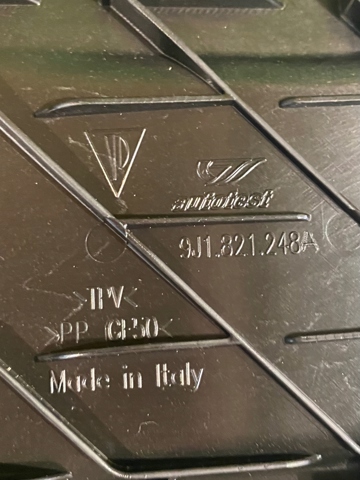 Горловина бензобака Porsche 9J1821248A