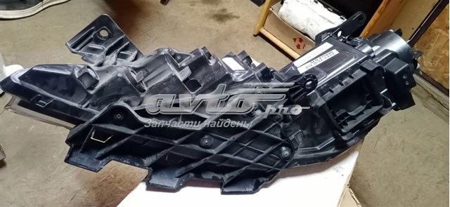 Правая фара 68145672AD Chrysler