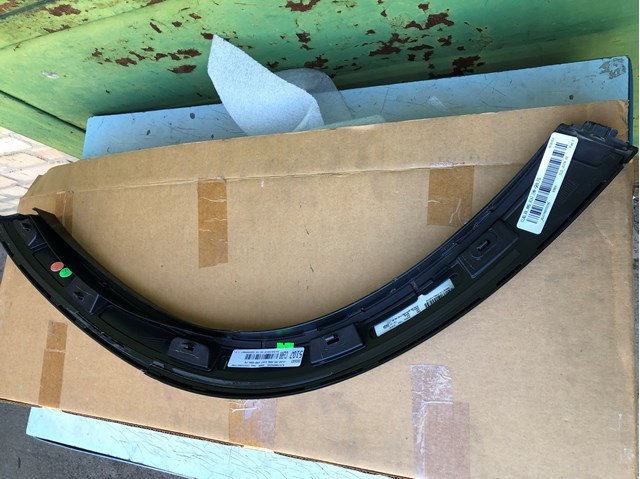 Молдинг задней арки крыла, правый Mercedes A16788002059999