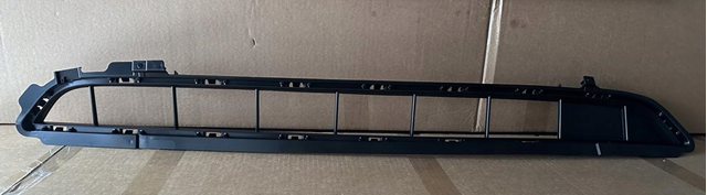 Решетка бампера переднего центральная Mazda KMV6501T0 цена, от 58.08 USD