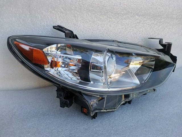 Фара правая Mazda GHR451030