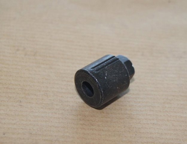 SHY113148A Mazda Гайка крепления форсунки