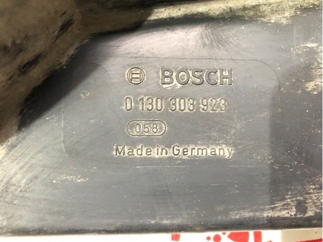 0130303923 Bosch Диффузор радиатора охлаждения в сборе с мотором