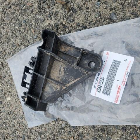 Правый кронштейн заднего бампера MarkBest MRB90158