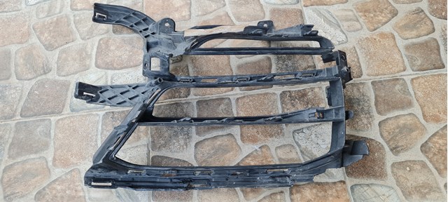  Решетка переднего бампера левая Porsche 95B807681H1E0
