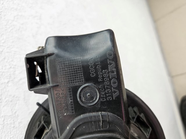 Порт зарядки Volvo 31378983 цена, от 82.18 USD