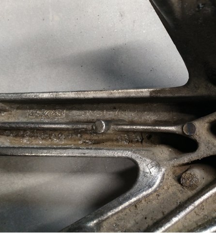 Кронштейн подушки коробки передач Ford 3M517M125DE цена, от 22.50 USD