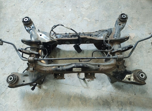 Подрамник задний T4N13504 Jaguar