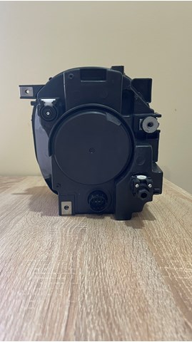 Фара правая TYC 20F233052B