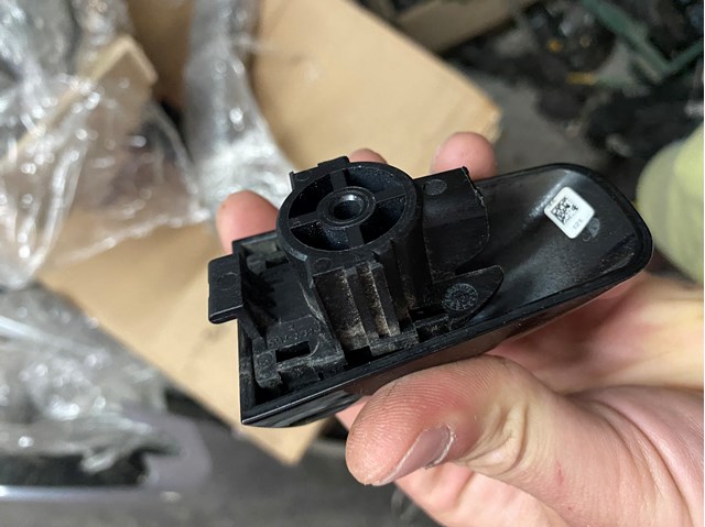  Land Rover BJ32224A44 цена, от 11.02 USD