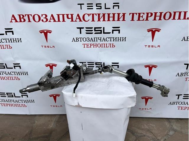 Колонка рулевого управления на Tesla Model Y  