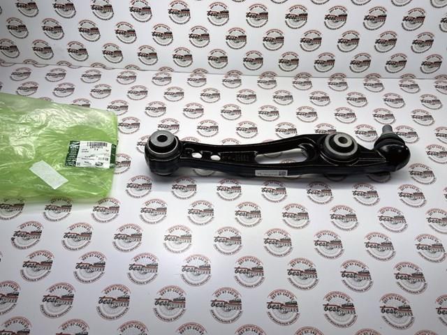 Нижний рычаг LR171072 Land Rover