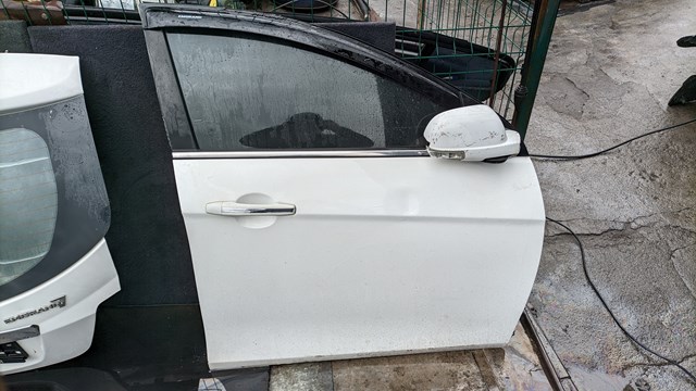 Дверь передняя правая на Geely Emgrand EC7 