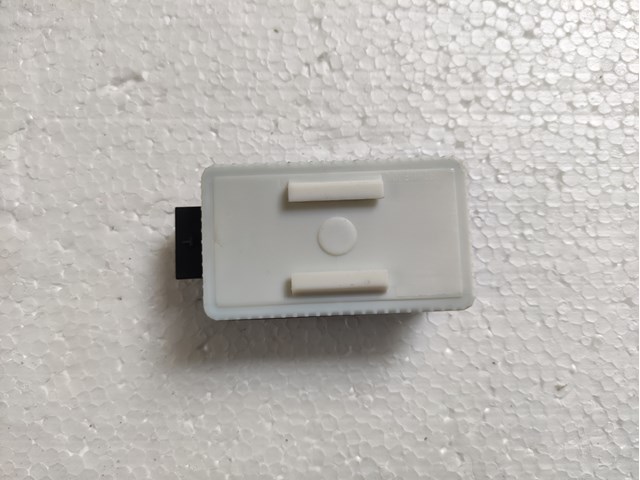  111858000C Tesla
