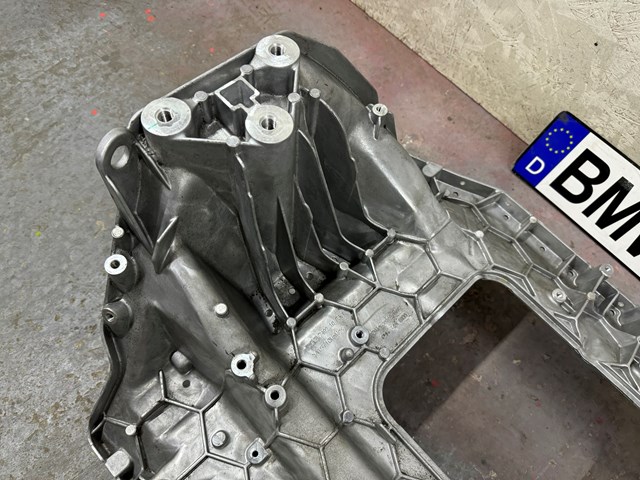 Балка крепления двигателя Mercedes A2433451800