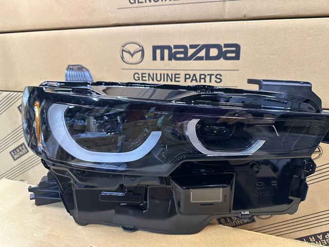 Правая блок фара Mazda VA4151030C цена, от 240.72 USD