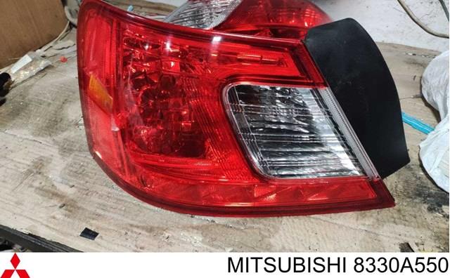 Фонарь задний правый на Mitsubishi Galant IX 