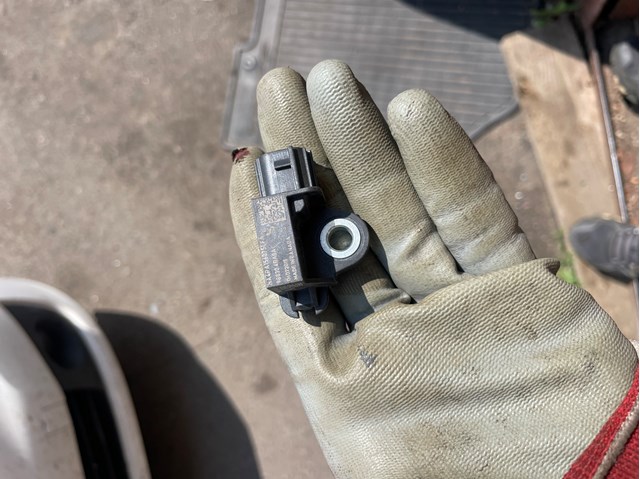 Купить 988304RA0A Nissan/Infiniti Датчик подушки безопасности