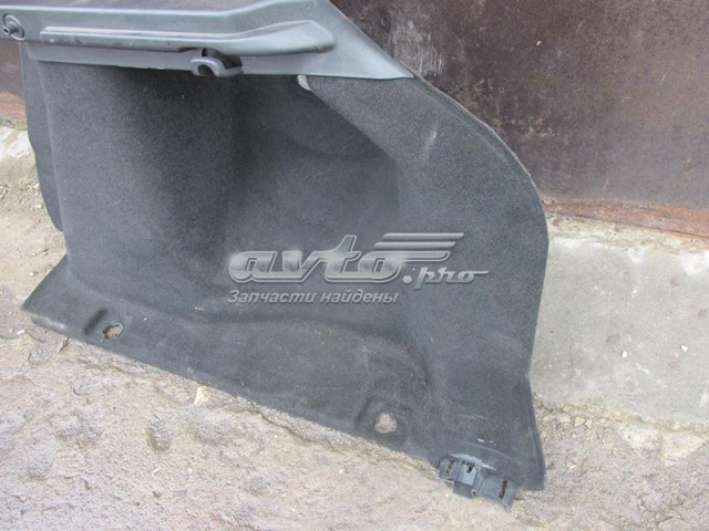 Облицовка багажного отсека, правая Land Rover LR041472