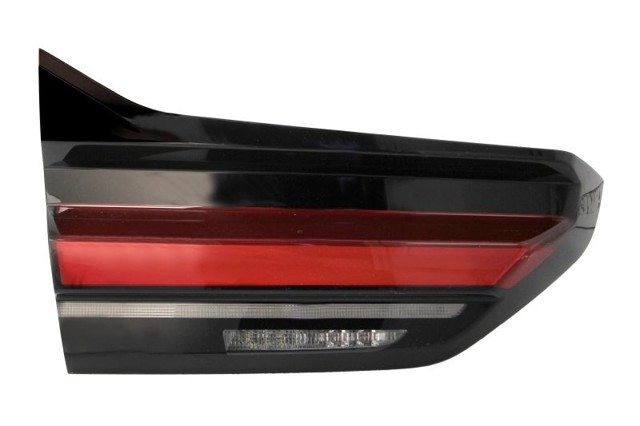 63218493829 BMW Задняя левая внутренняя фара