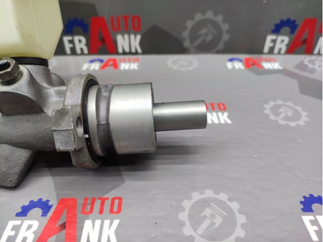 Главный тормозной цилиндр 7701207198 Renault (RVI)