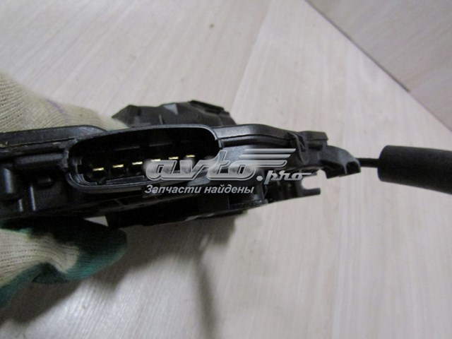  Land Rover LR063608