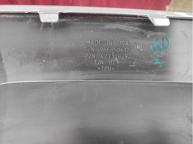 Молдинг бампера переднего центральный 42739829 General Motors