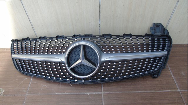 Решетка Mercedes A1768881760