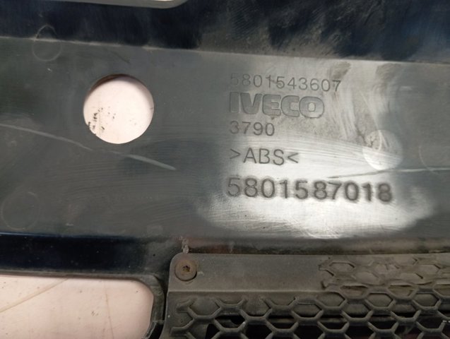 Купить 5801587018 Iveco Решетка радиатора