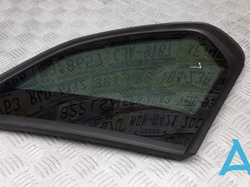 51377207877 BMW стекло кузова (багажного отсека левое)