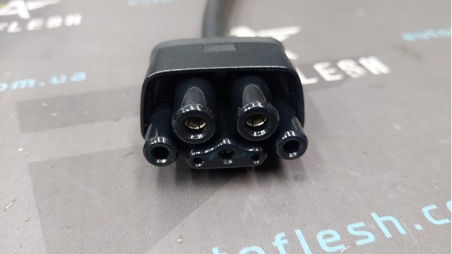 Купить 147906800C Tesla Кабель для зарядки электромобиля