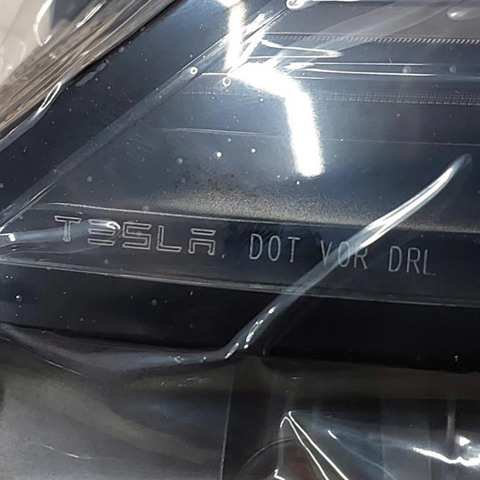 169408600G Tesla Motors Фара