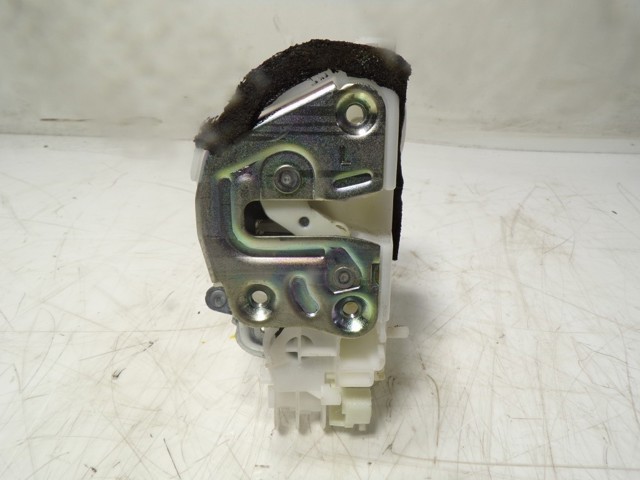 8230254P02 Suzuki Замок двери задней левой