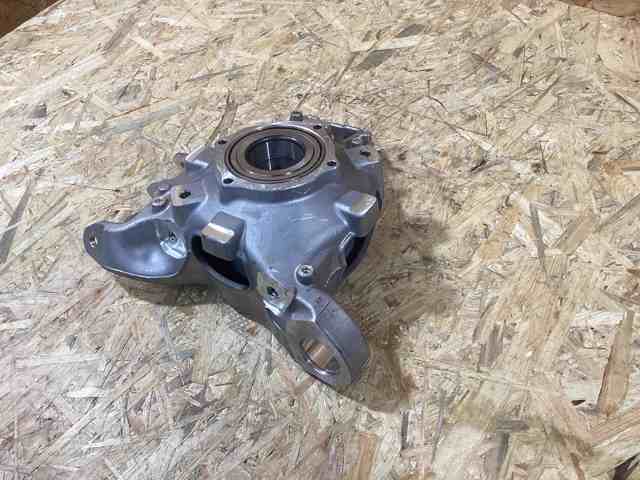Цапфа поворотная правая Porsche 9J0505436B цена, от 570.14 USD