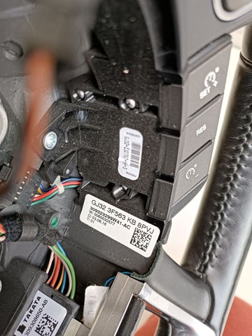 Купить LR025778 Land Rover Руль