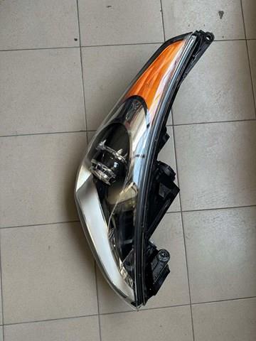 Правая фара 921022V110 Hyundai/Kia