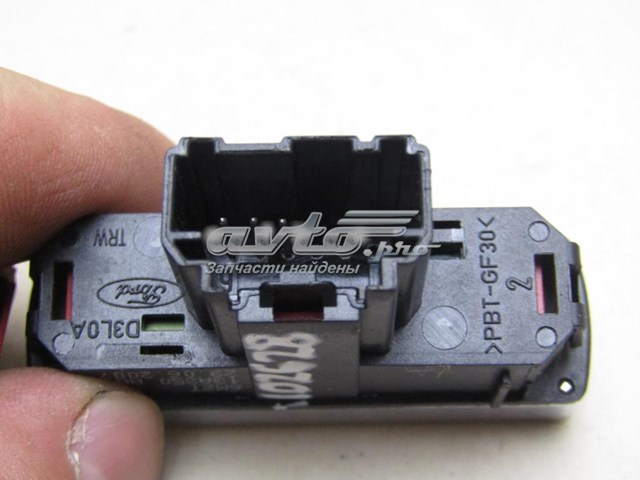 Botão de ativação do sinal de emergência 6M2T13A350AB Ford