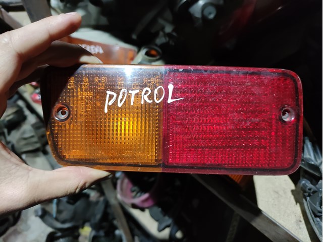 Lanterna do pára-choque traseiro esquerdo para Nissan Patrol (Y61)