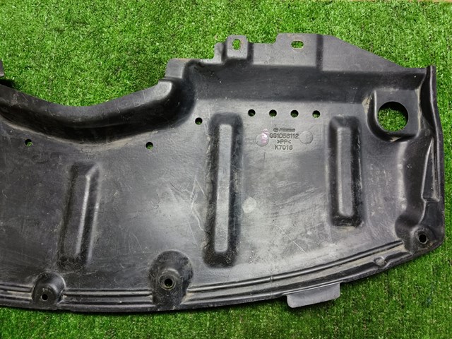 Proteção de motor dianteira GS1D56112 Mazda