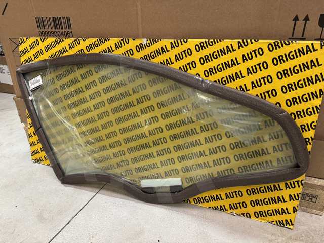 KB7W58510 Mazda Стекло передней двери, правой
